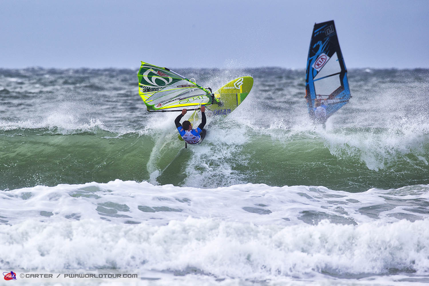 D13 wv Leon hits the lip Leon hits the lip