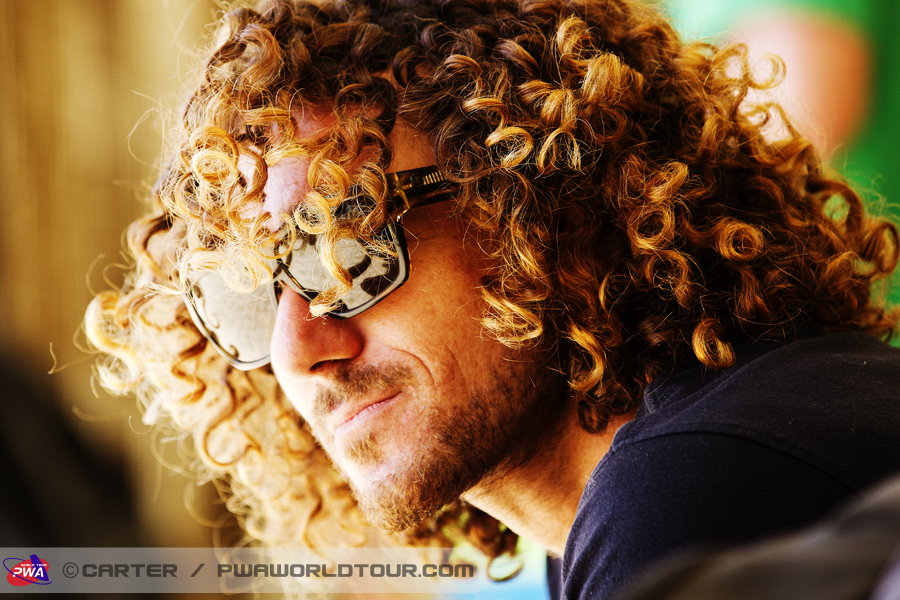 F13 ls Nicolas in the pits Nicolas in the pits