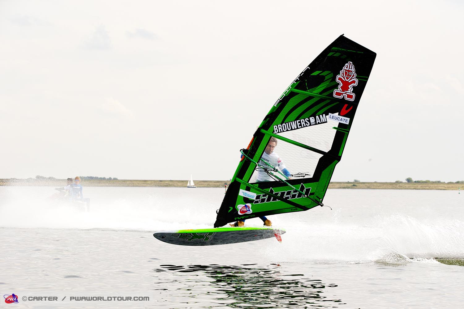 N13 fs Nicolas Akgazciyan action Nicolas Akgazciyan action