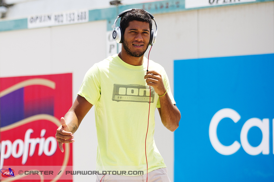 GC13 ls Gollito feeling the beat Gollito feeling the beat