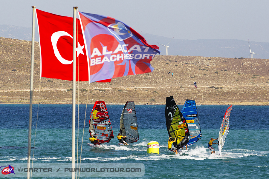 TY13 sl Round two early heats Round two early heats