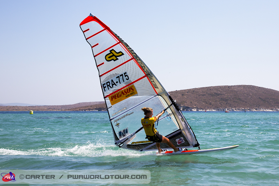 TY13 sl Delphine crusing Delphine crusing