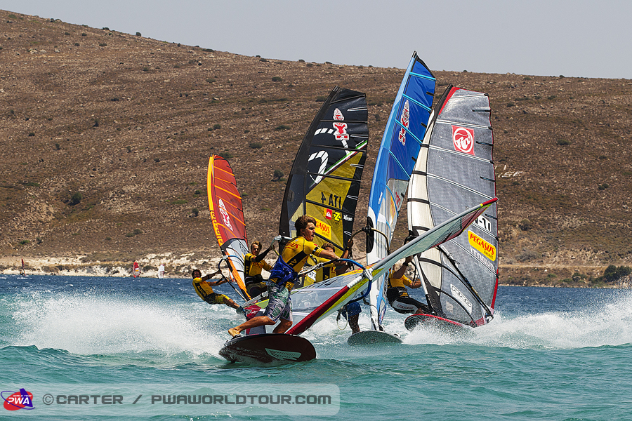 Mortefon leads the way