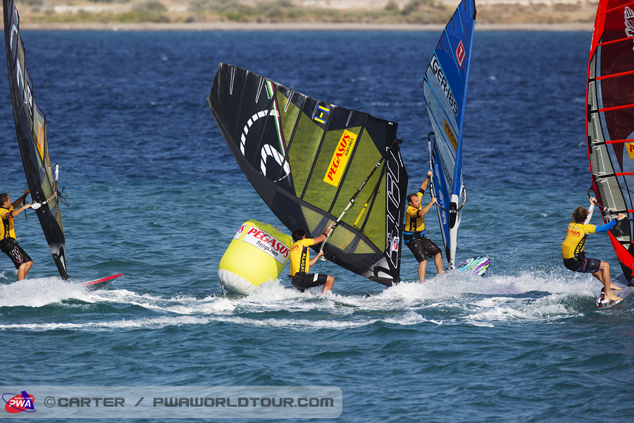 TY13 sl Cucchi goes down Cucchi goes down