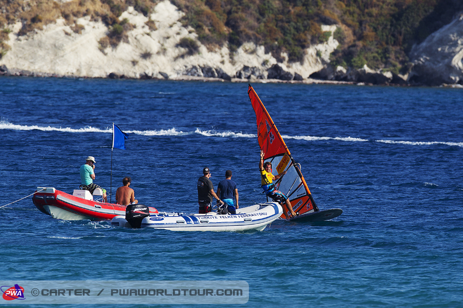 TY13 sl Questel takes race three Questel takes race three