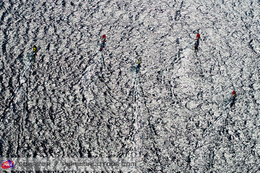 TY13 sl Slalom action Slalom action