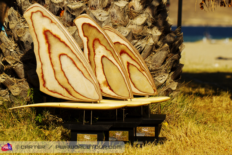 TY13 ls The women's overall trophies The women's overall trophies