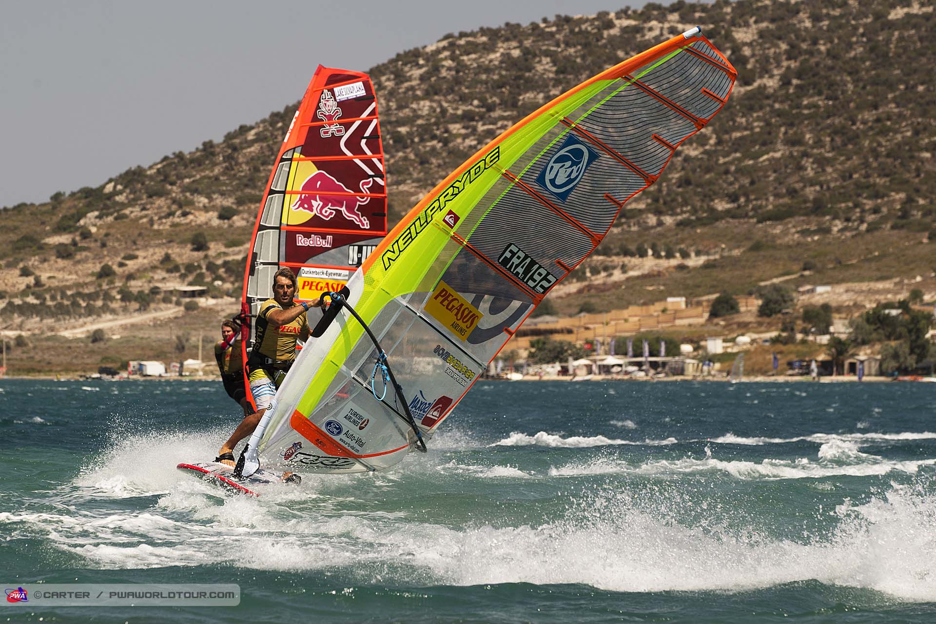 Albeau fends off Dunkerbeck