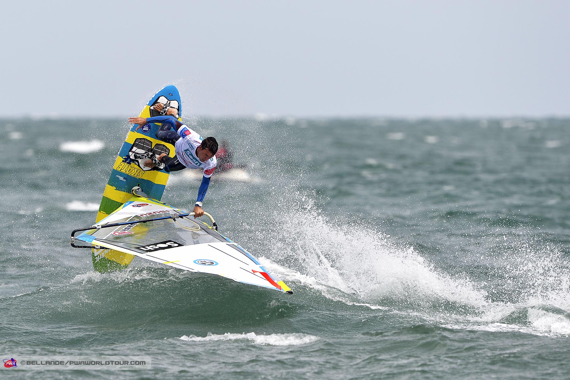 Adrien Bosson one hand