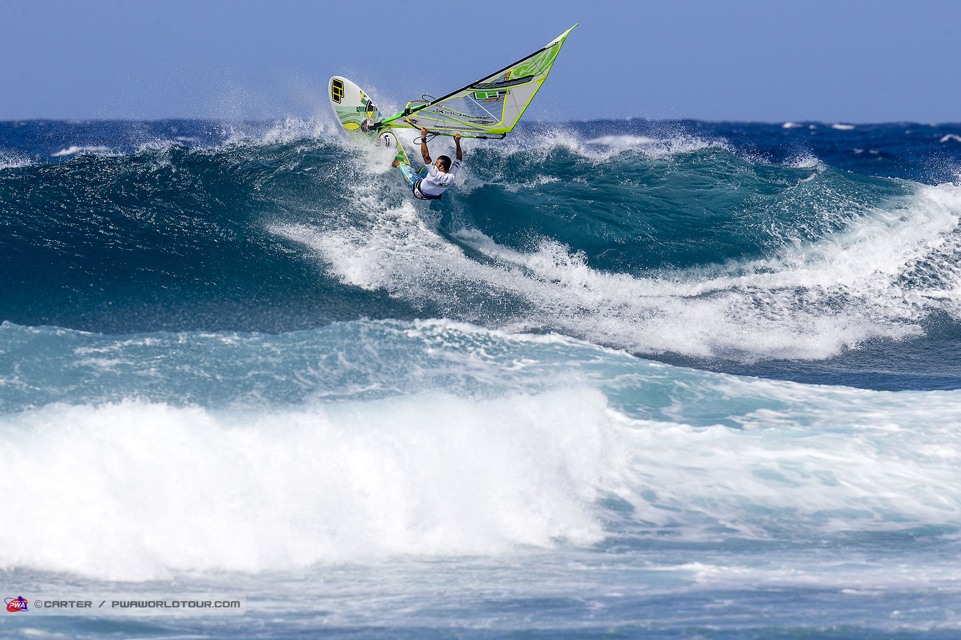 Kauli smacks the lip