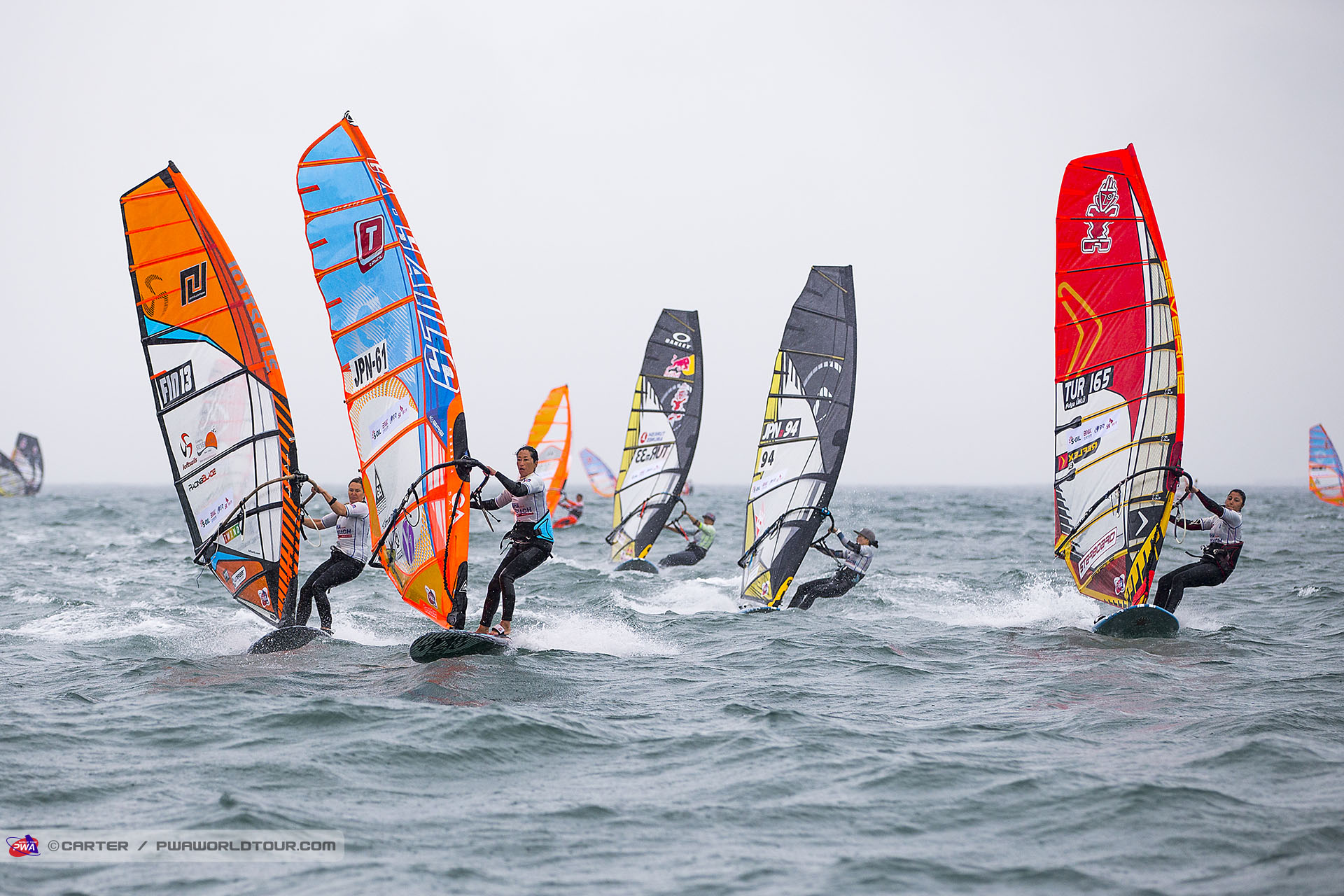 Women at the first mark