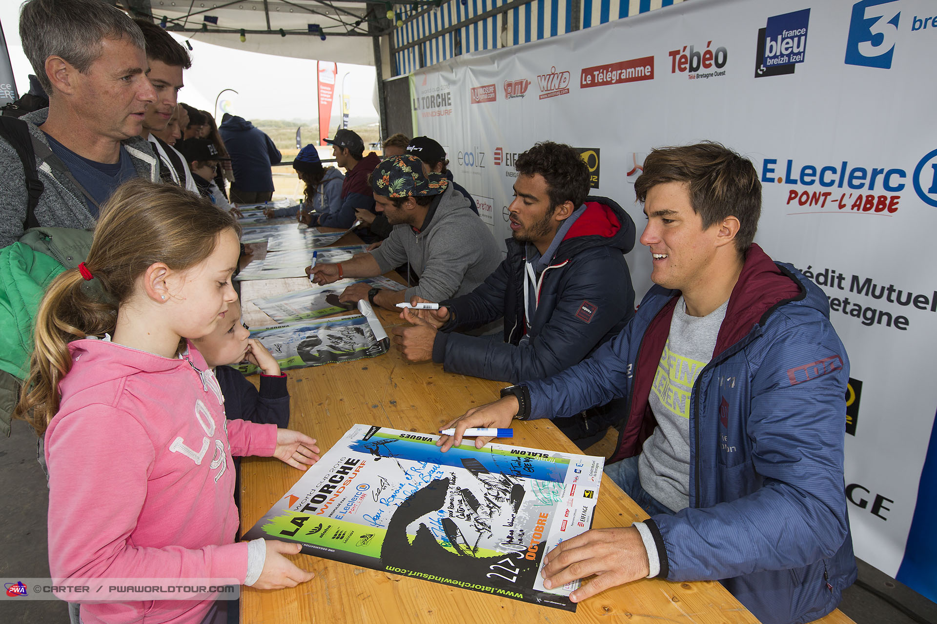 Autograph session