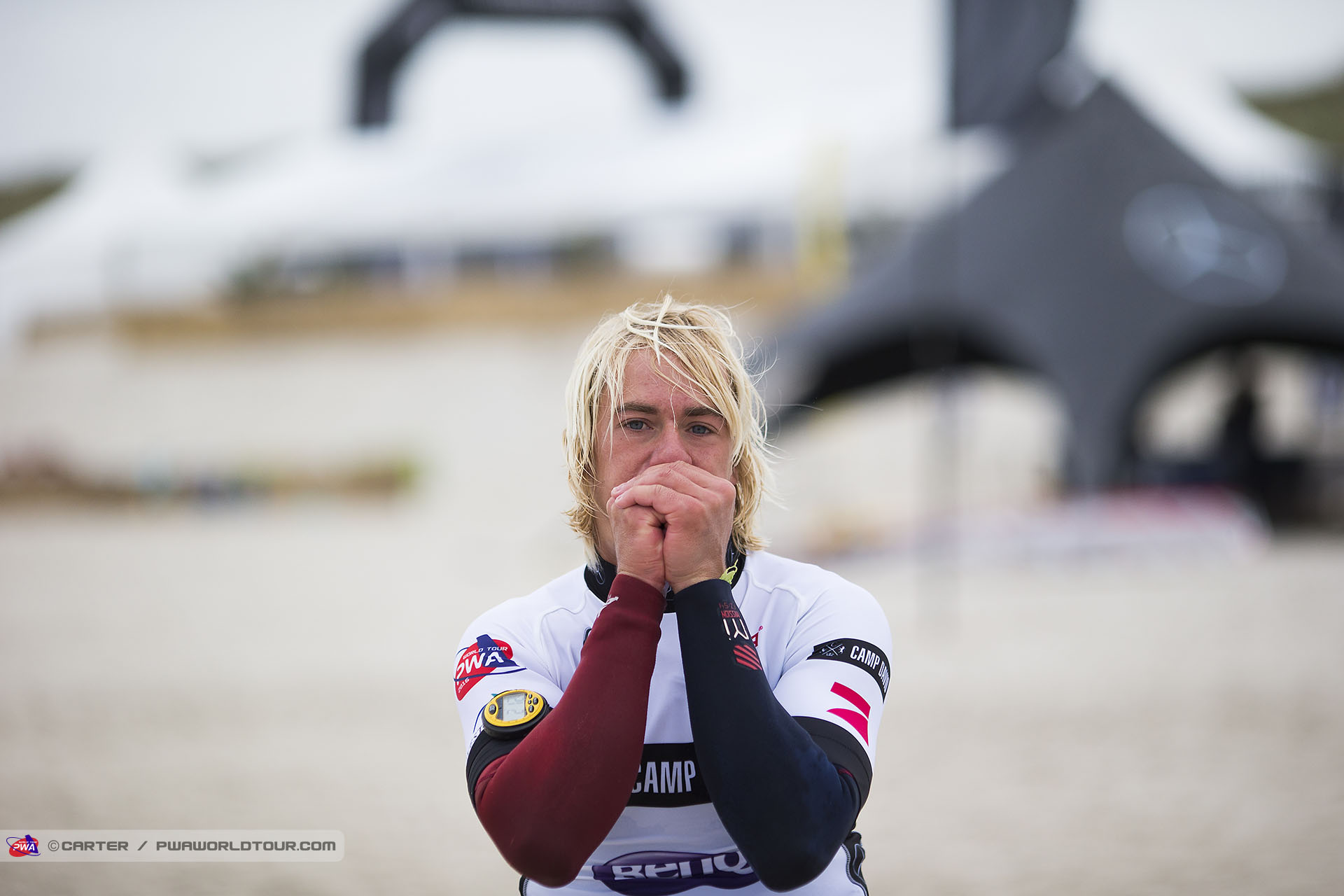 Keeping the hands warm