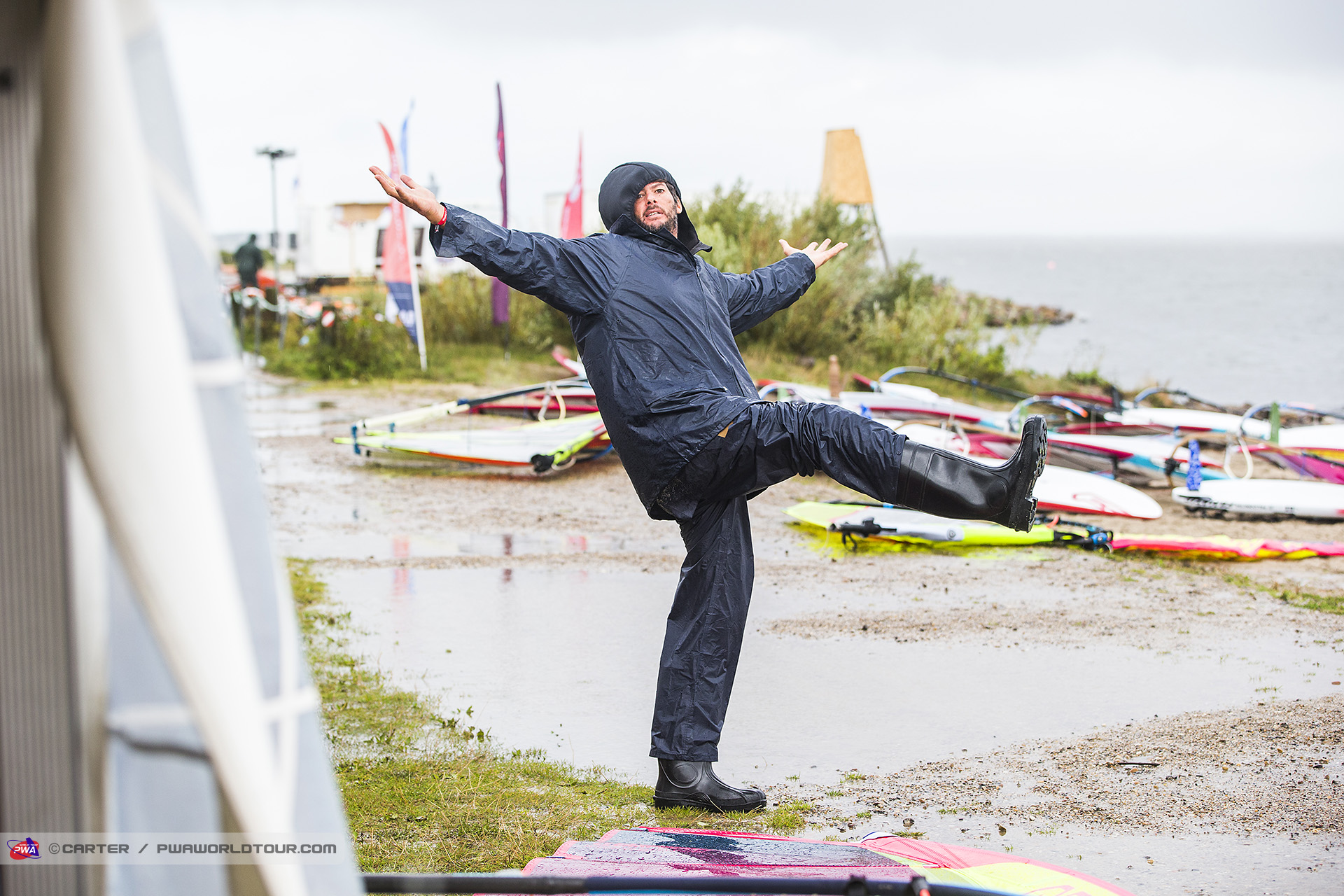 Arnon singing in the Rain