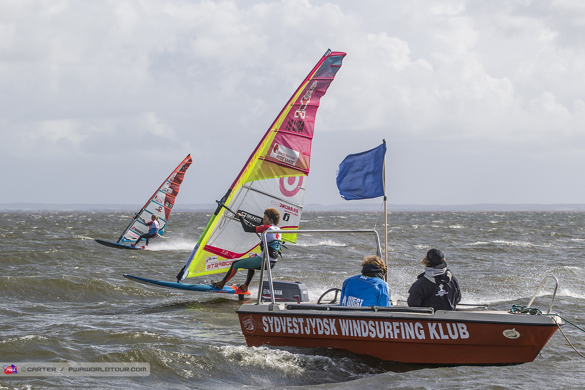 Sarah Quita nails the finish