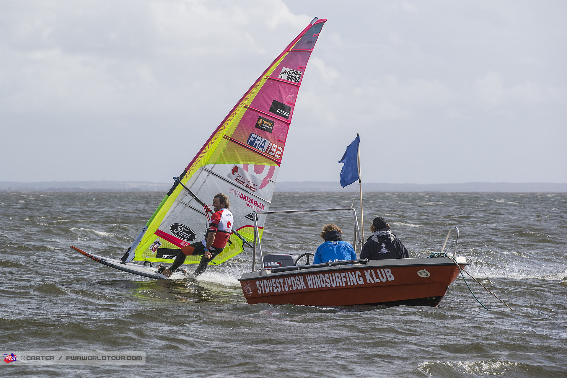 Albeau over the line