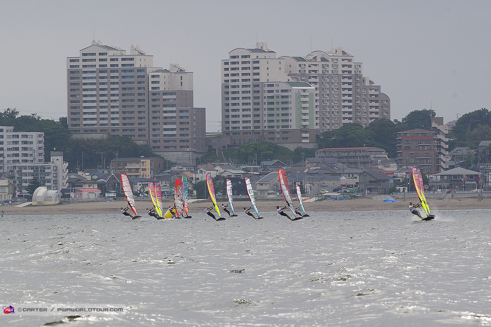 Foil fleet head out