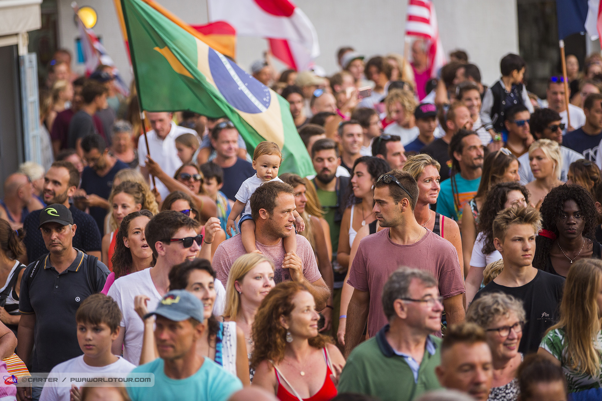 Sailors arrive in the square