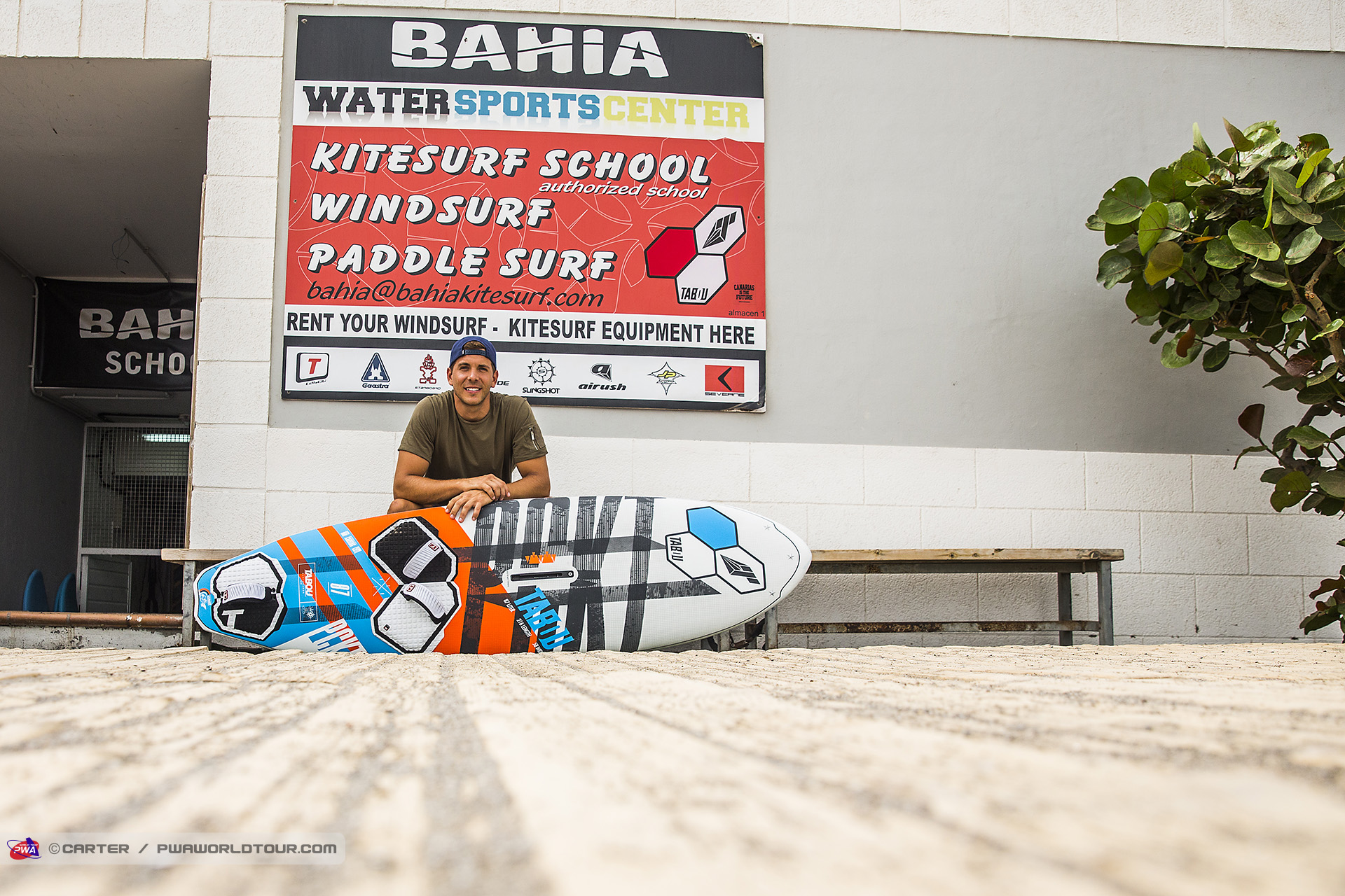 Aleix Sanllehy hangs at the Bahia club