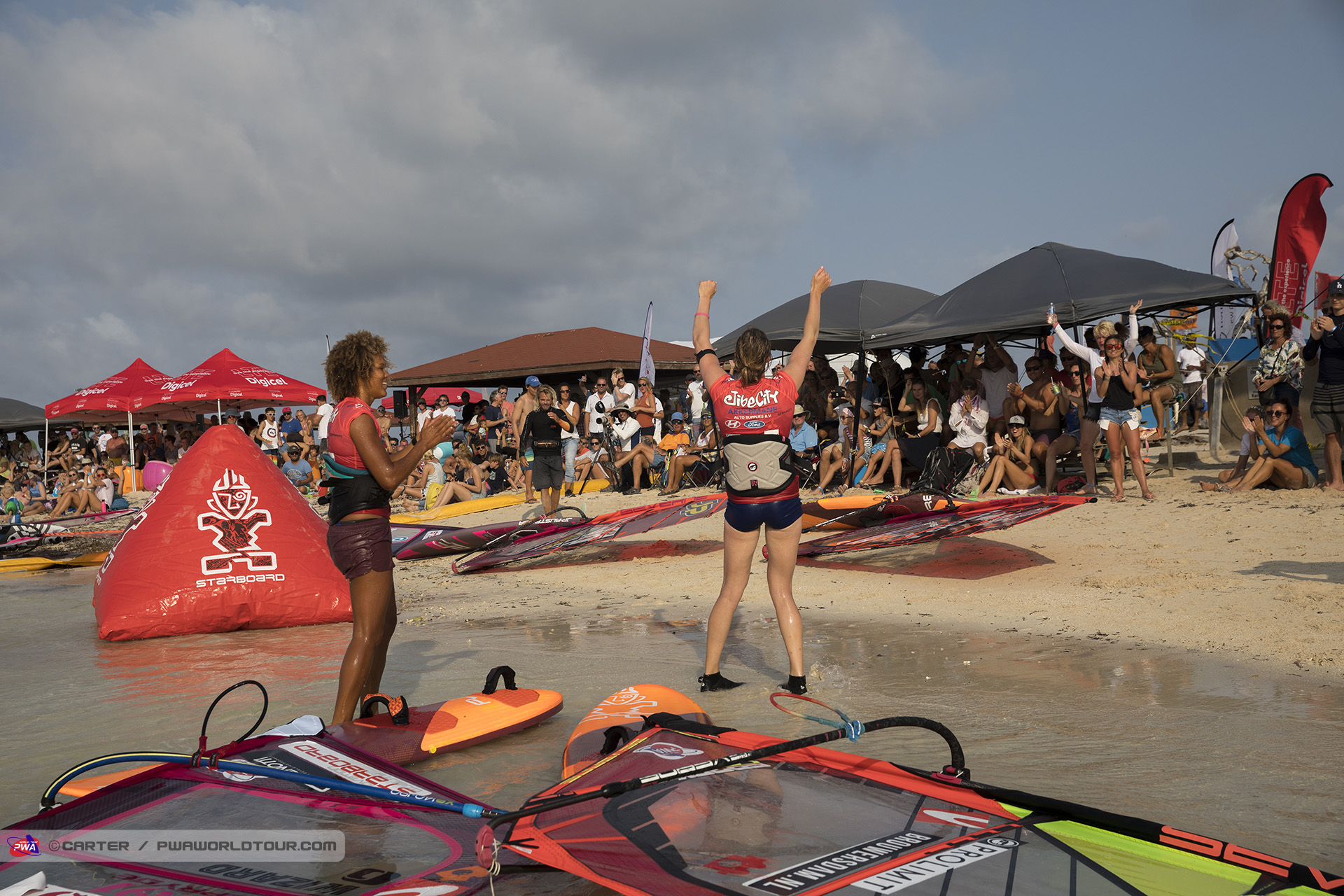 Maaike forces a super final