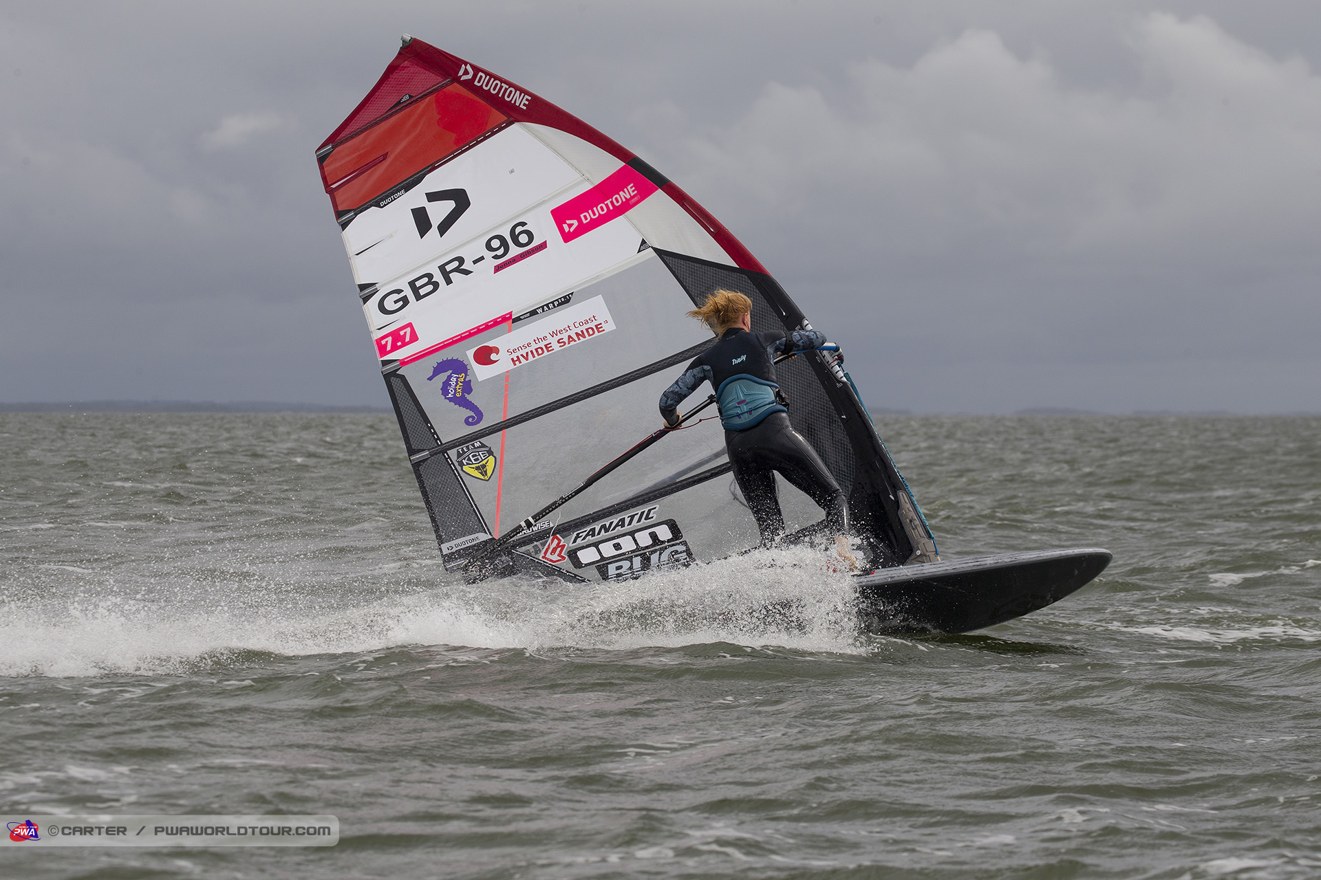 Jenna gybe action