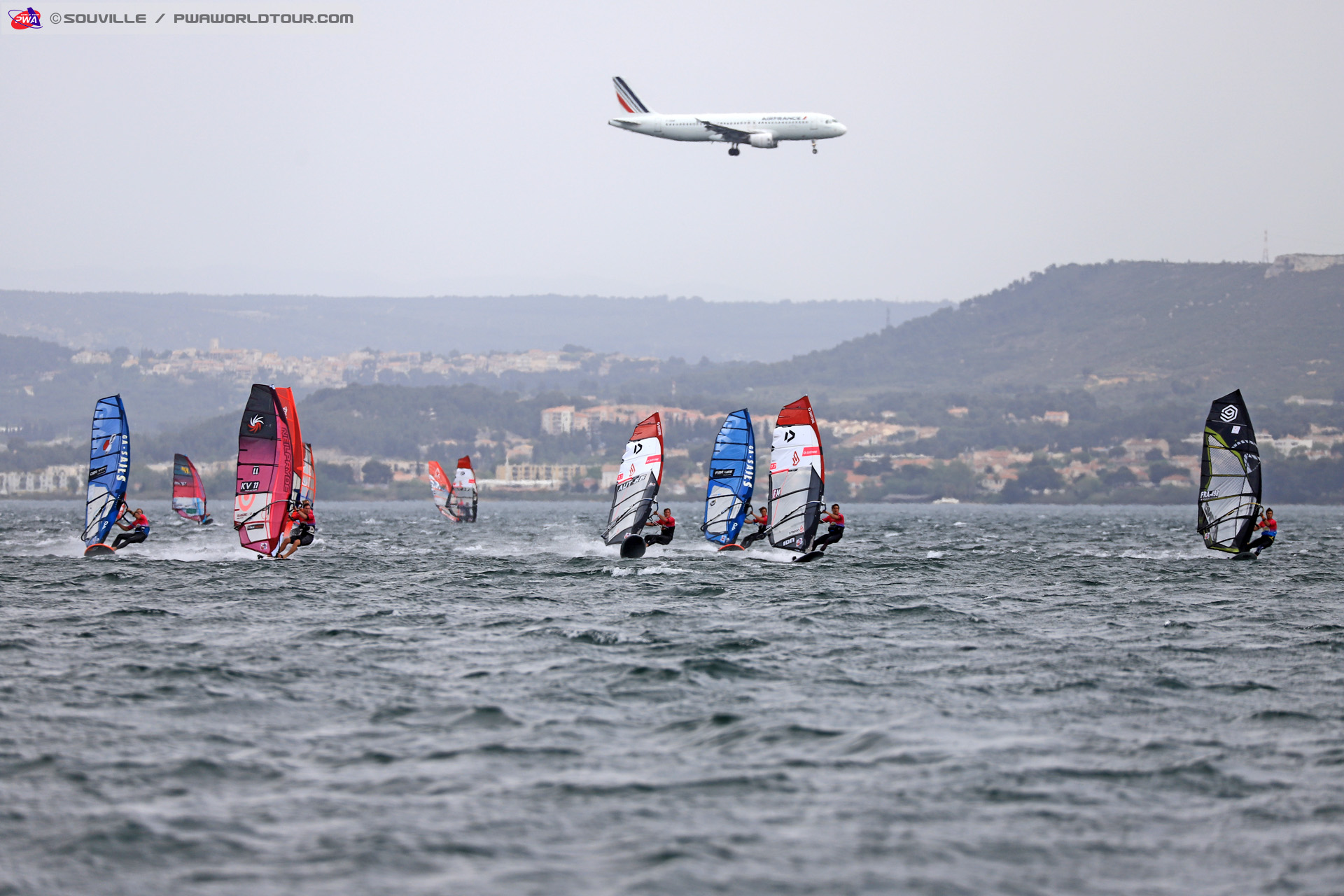 Men start plane