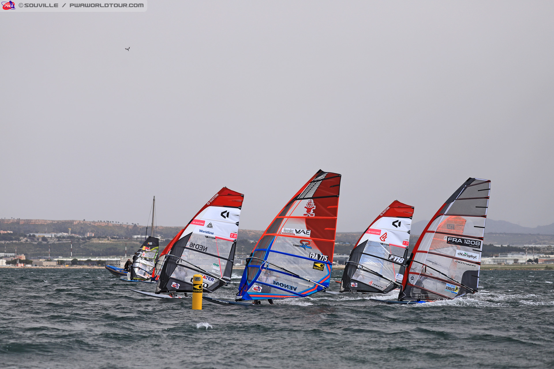 Women start final