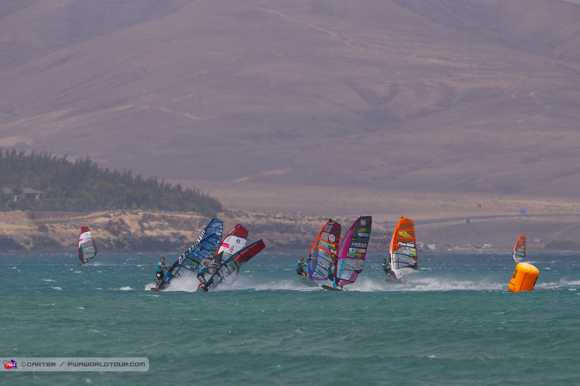 Quentel leads