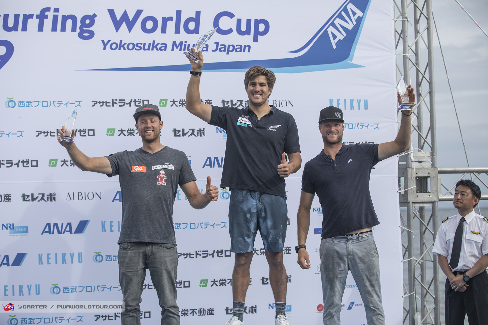 Mens foil top three