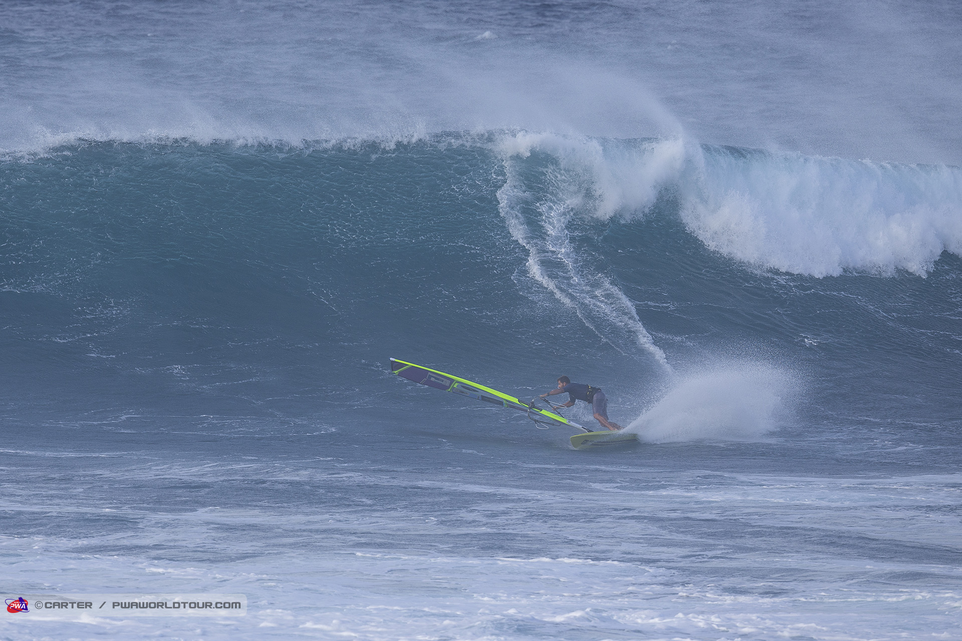 Campello bottom turn action