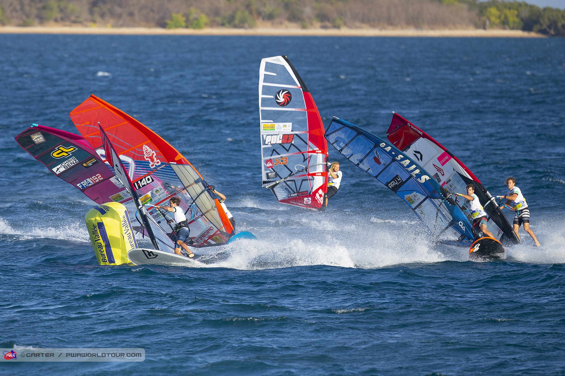 Pirre leads the second final