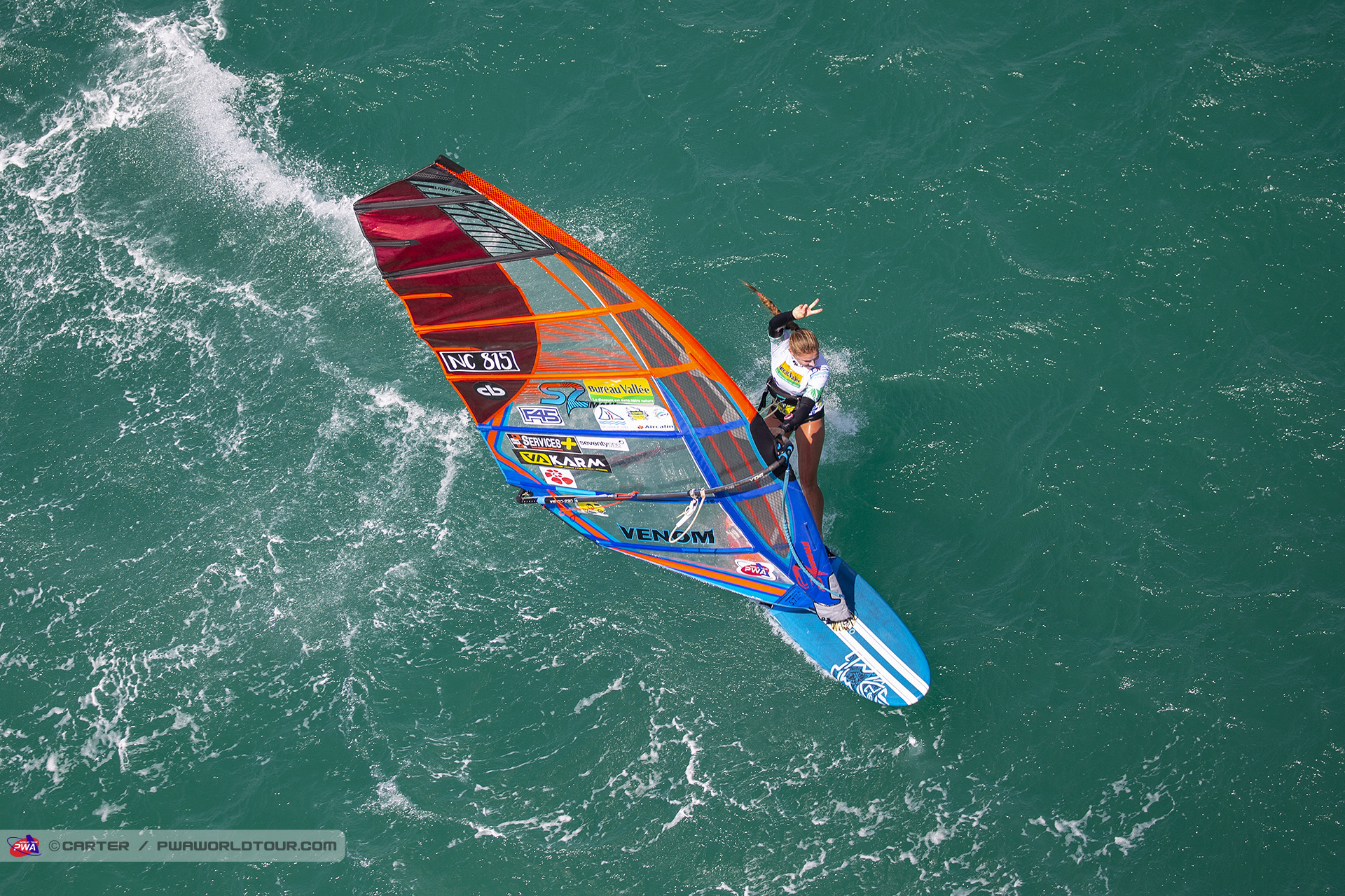 Oceane flys home