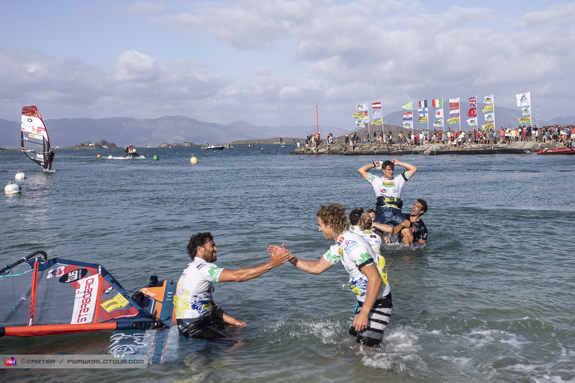Matteo Iachino takes second place