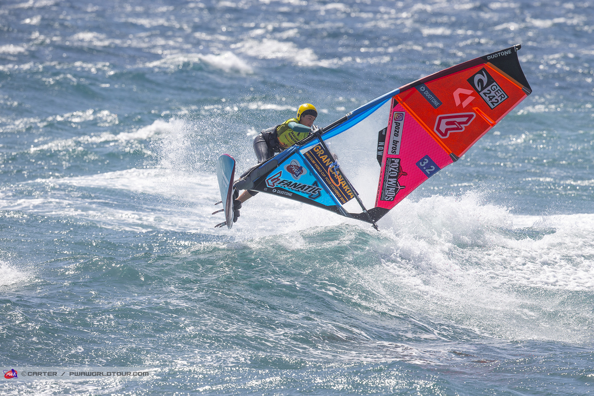 Carlos Quintira action