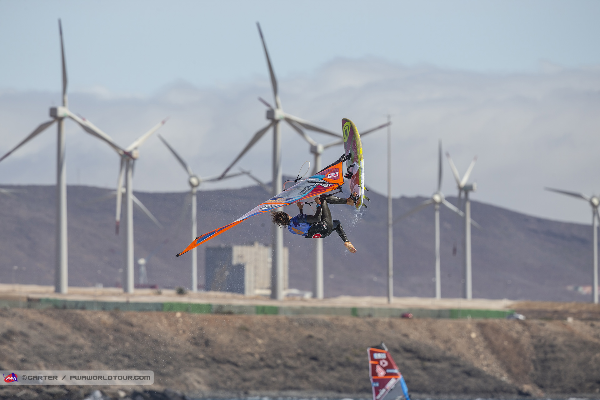 Marino Gil one legged back loop