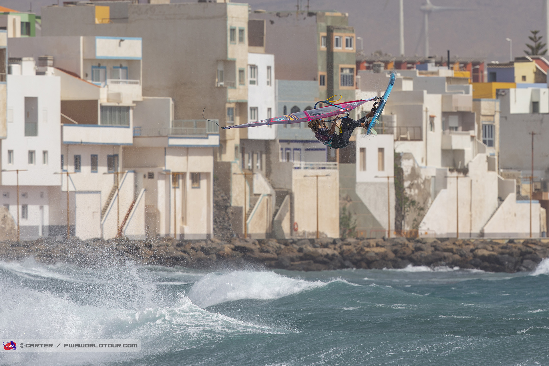 Sarah Quita back loop