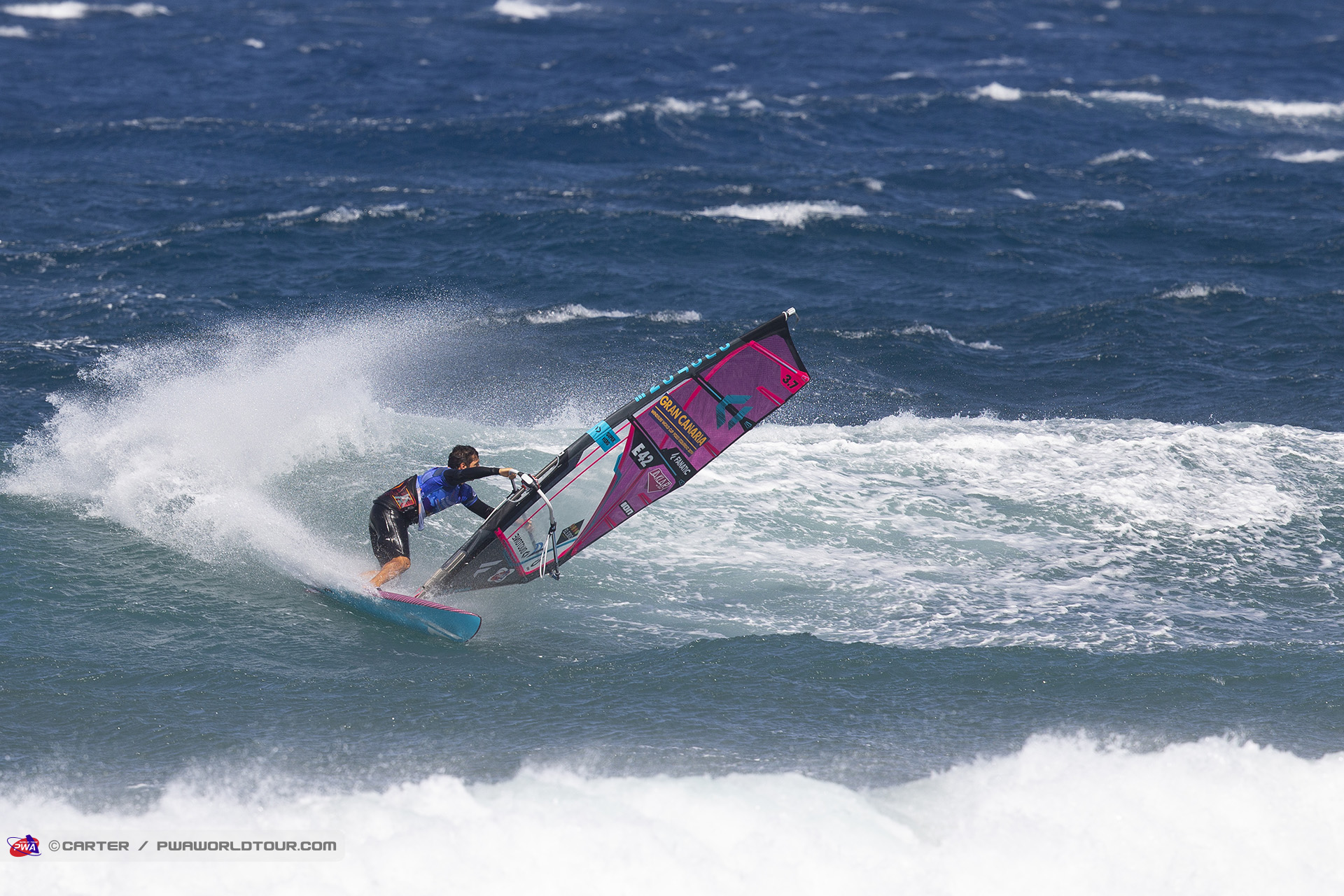 Victor Fernandez bottom turn