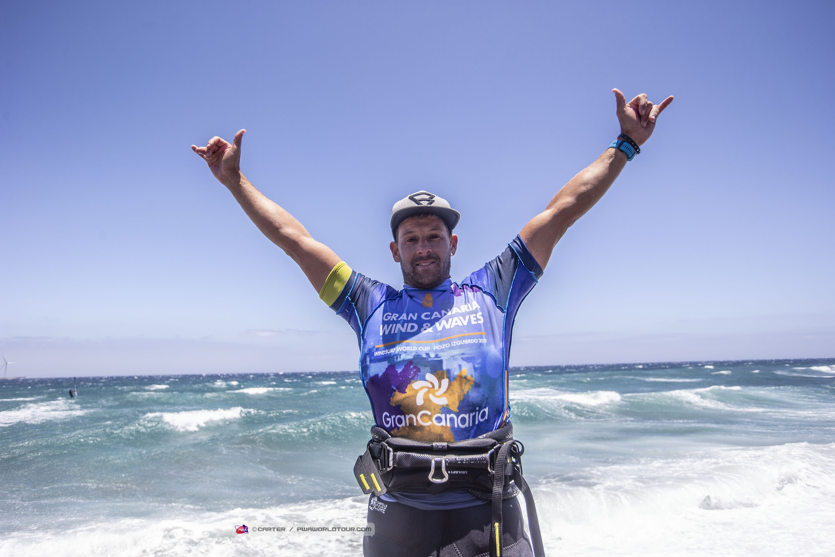 Ricardo victory