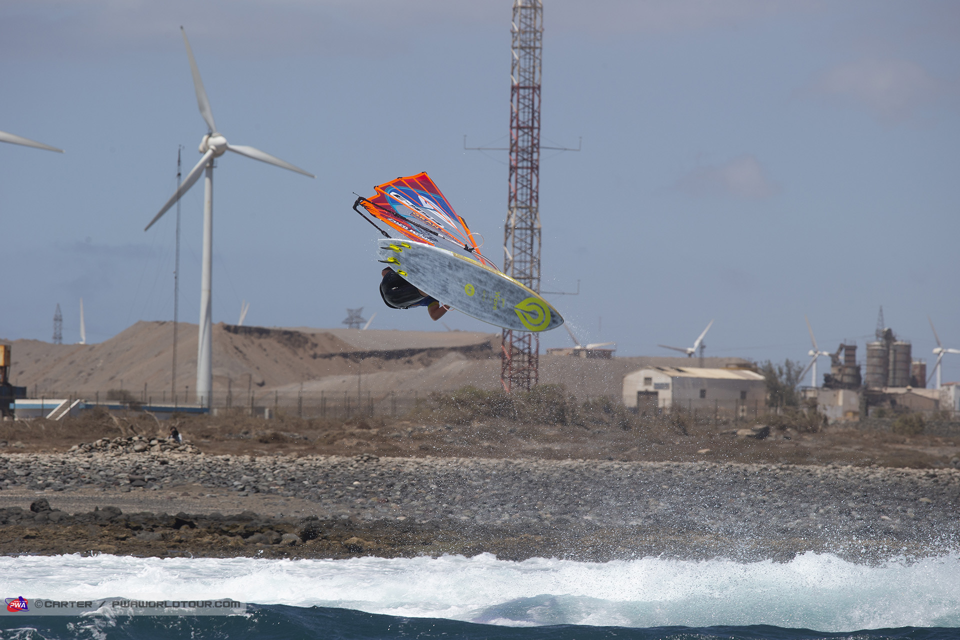 Gil flying