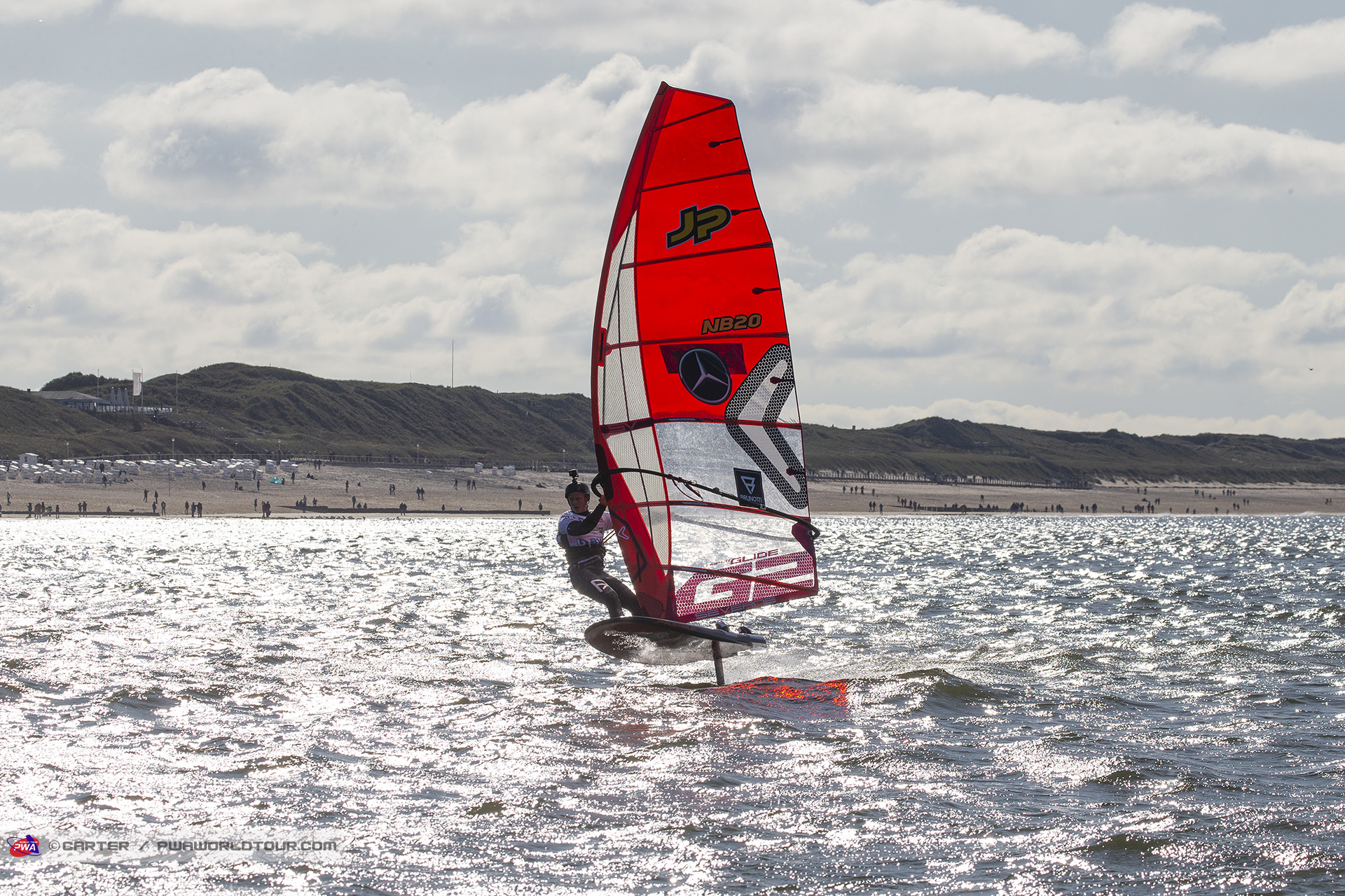 Amado flying