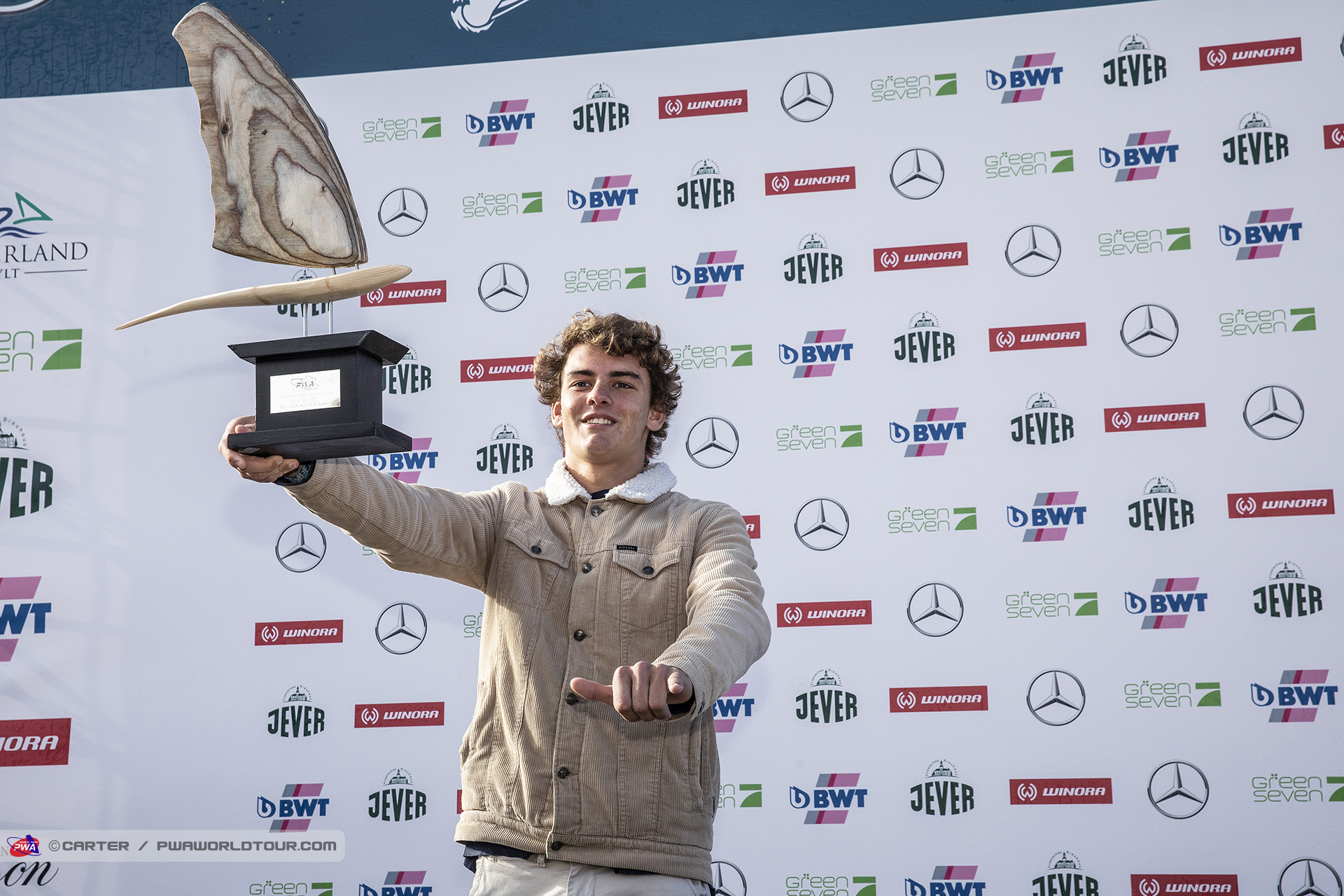 Corto Dumon wins freestyle youth trophy