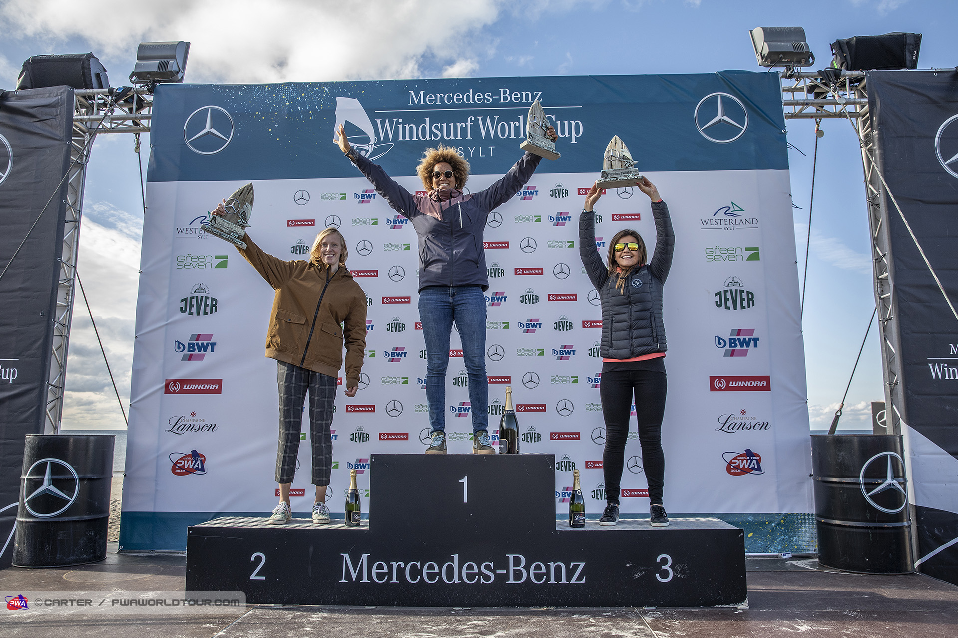 Sarah Quita wins the waves