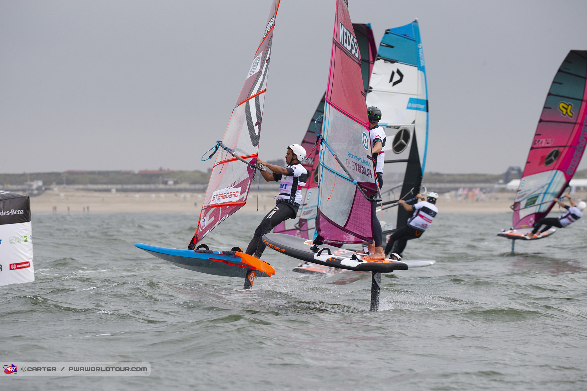 Luuc Vanopzeeland Chases